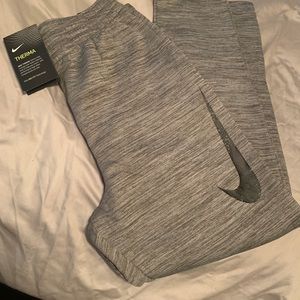 Gray dry fit Nike boys size XL sweat pants! Never worn!